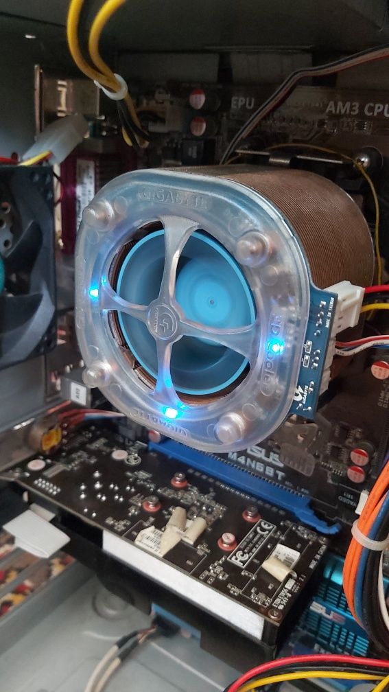 Vând cooler CPU AMD Gigabyte 3D Ultra GT cupru