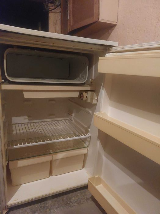 Два малки хладилника