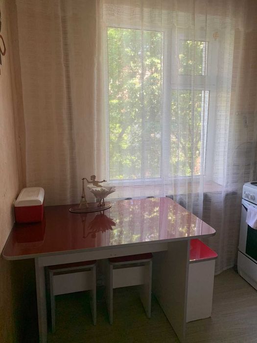 Сдаю 1 комнатную квартиру 1 мкр. 3 дом. В отличном состоянии.