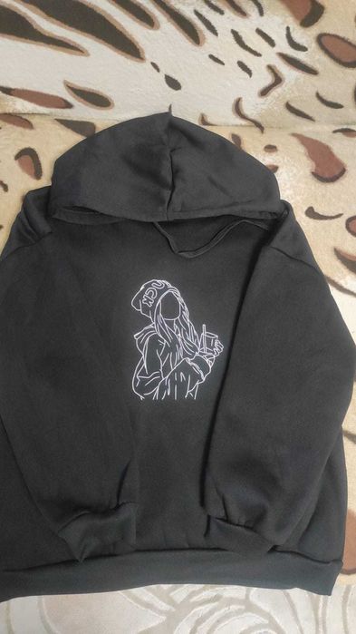 Свитшот чёрный утеплённый с капюшоном