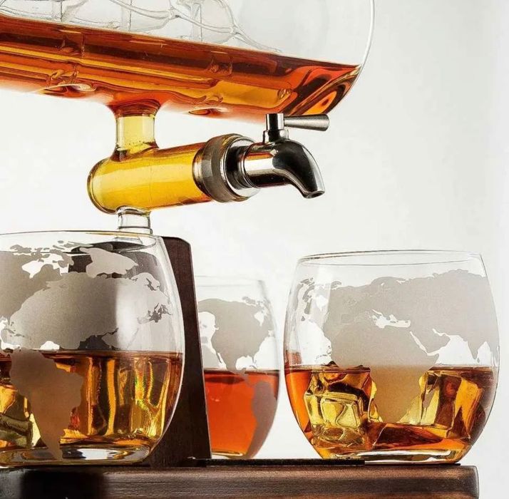 Комплект бутилка за алкохол с 4 чаши буре диспенсър уиски подарък мъж