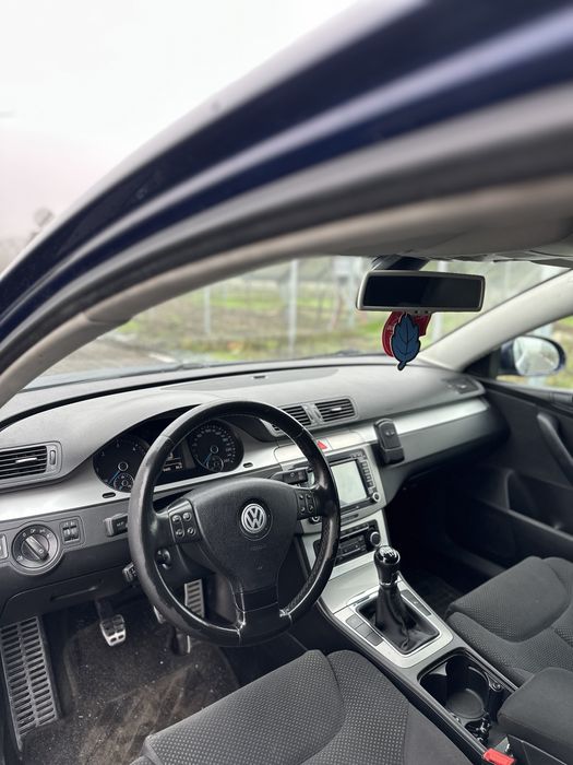 Vand passat B6 break 2.0 TDI / 140 cp 2400€ negociabil
