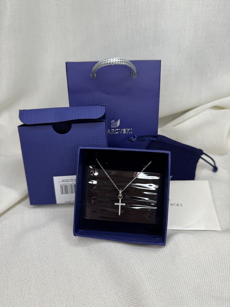 SWAROVSKI colier cu Cruce cu pietricele, argintiu