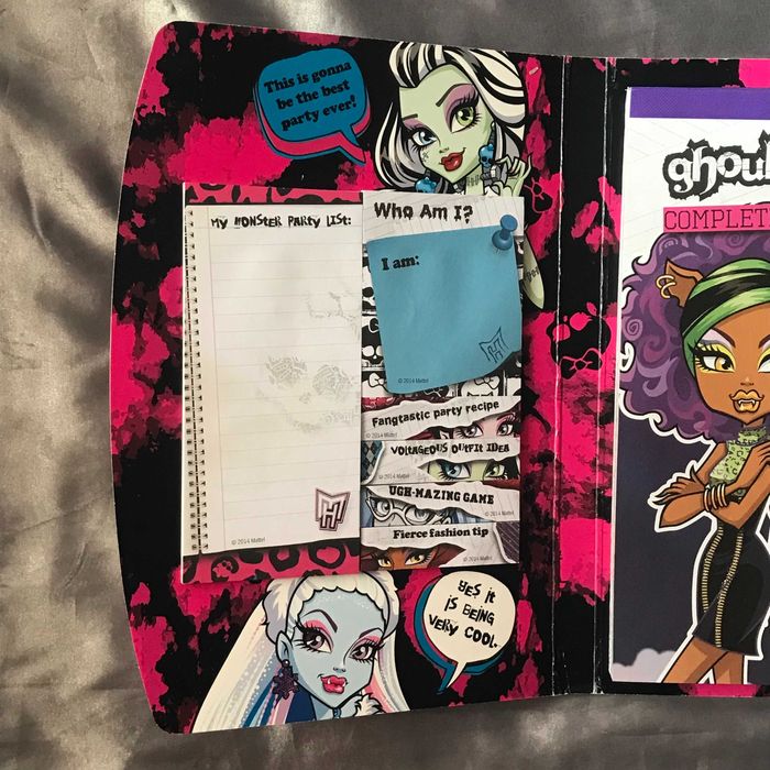 Оригинальная книга-журнал Monster high