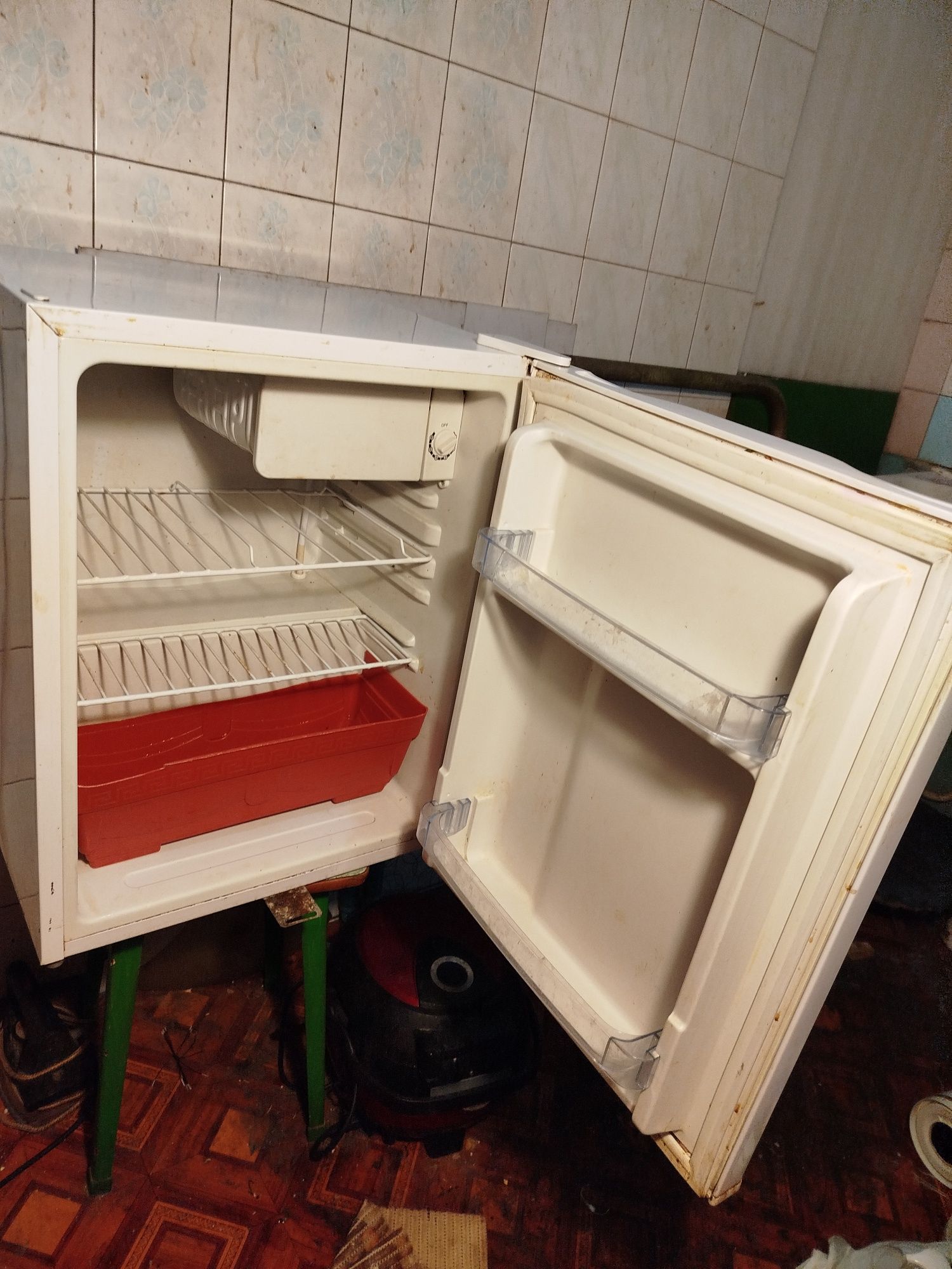 Продаю  отличный холодильник Conford звоните смело