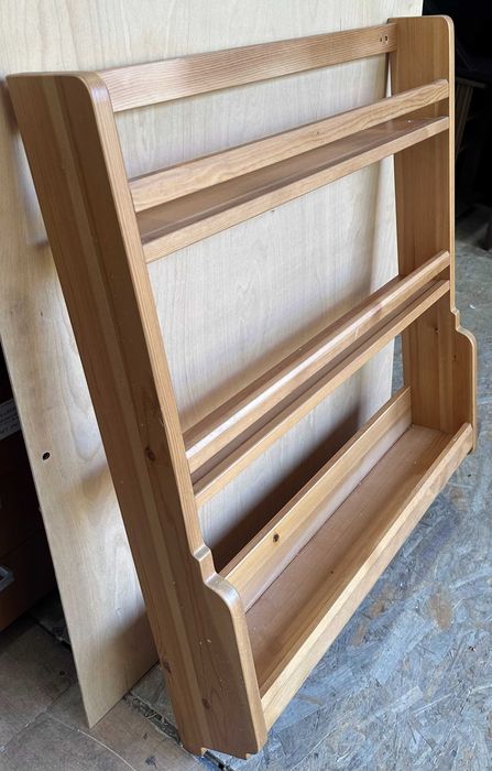 Cuier cu rafturi din lemn masiv; Cuier de perete rustic cu etajere