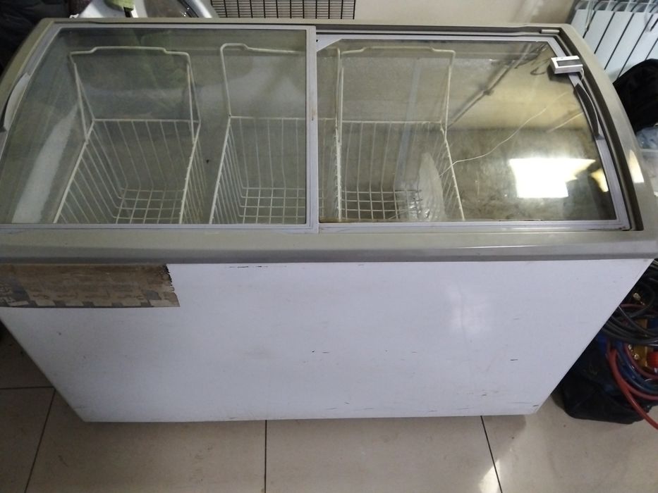 Продам витриный морозильник с гарантией