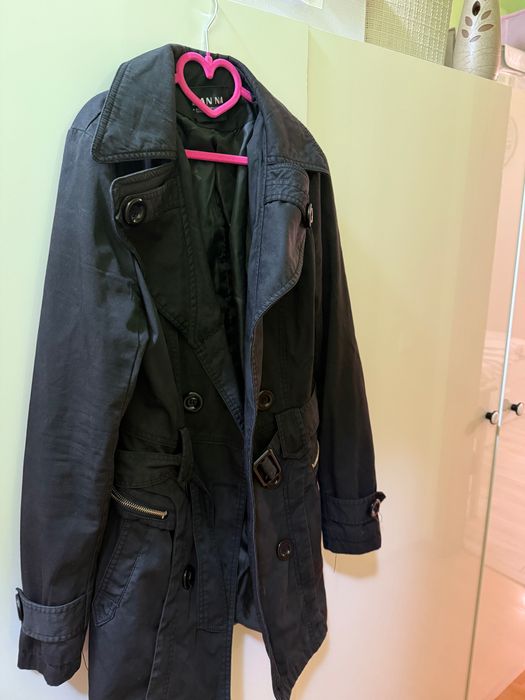 Vând palton subțire scurt