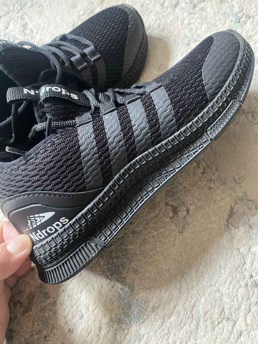 Продам 3 пары новые 12000