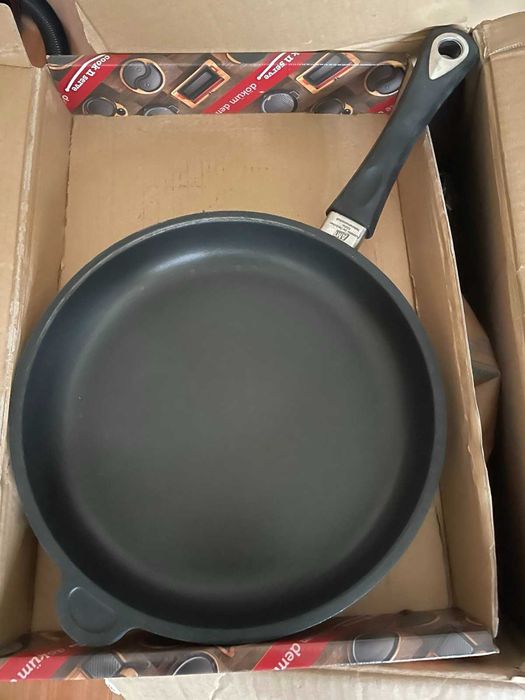 Маркови тигани и тенджера AMT