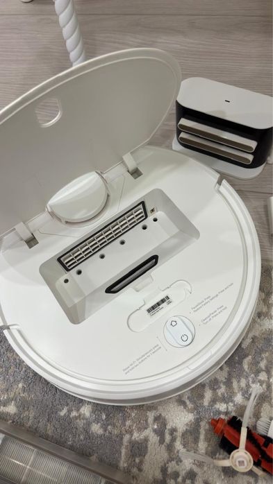 робот пылесос от XIAOMI Mi Robot Vacuum