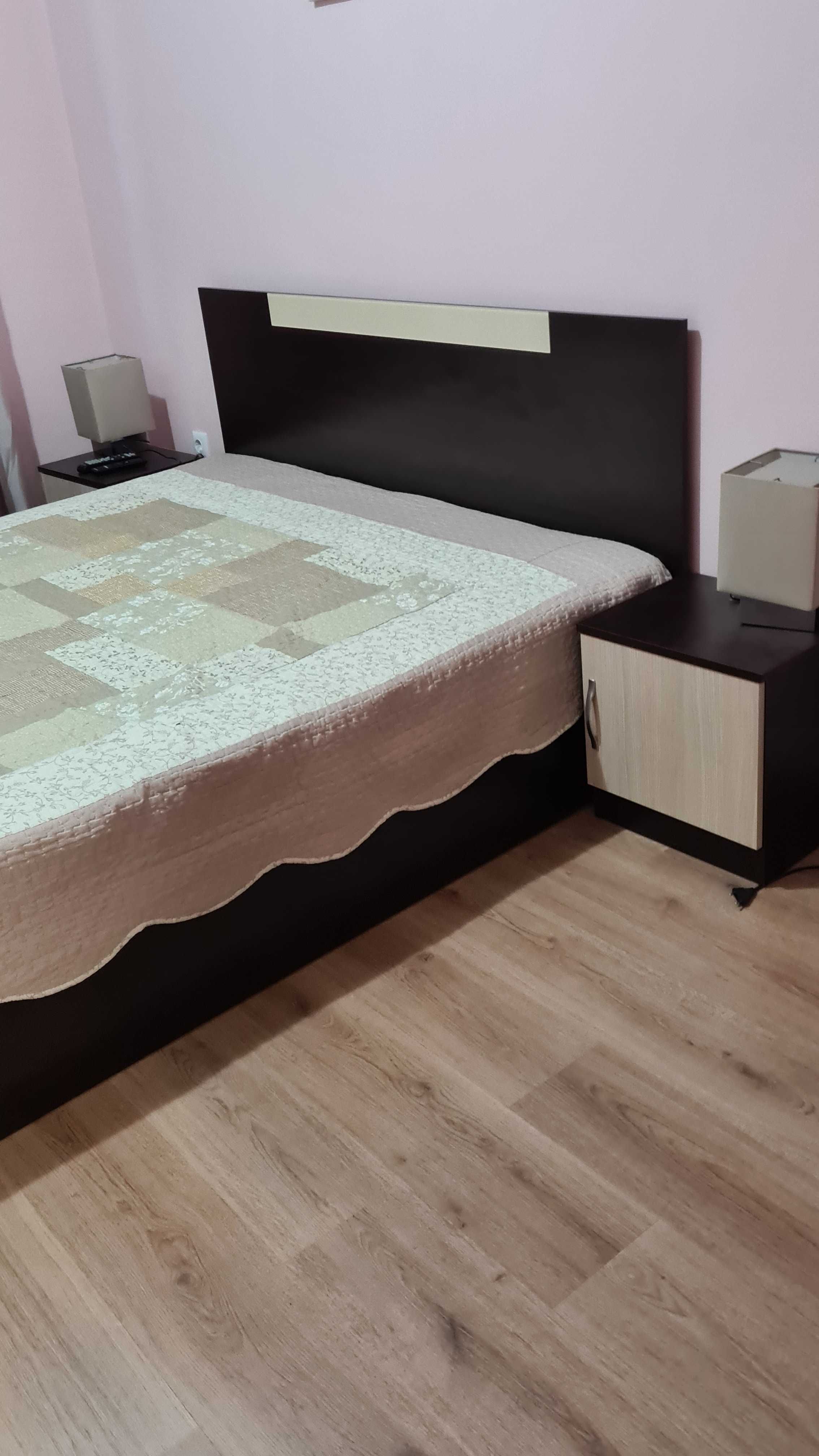 Спален комплект с матрак,гардероб,нощни шкафчета +подарък нощни лампи