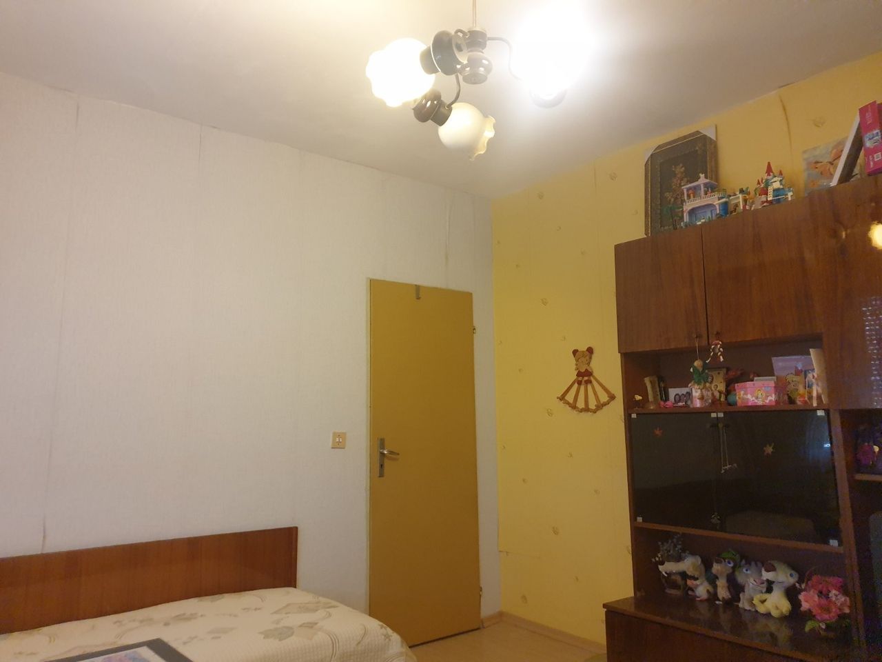 Продава се Тристаен апартамент в Пазарджик, Окръжна болница - 81 кв.м за 939 €/кв.м - Снимка #13