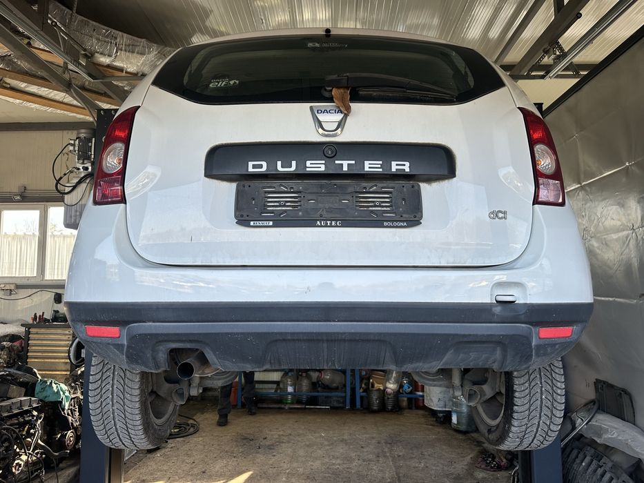 Задна броня комплект за Дачия Дъстър до 2012г.!