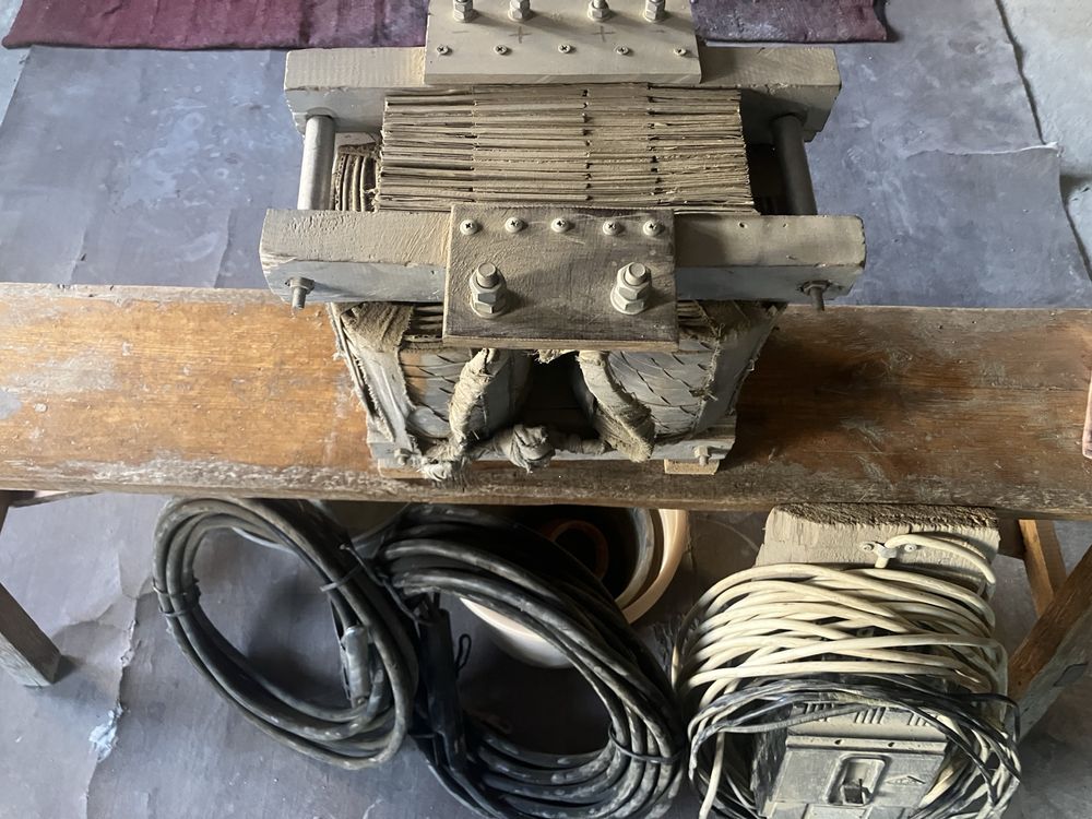Svarochniy aparat 380v-220v kamplekt  yangi kup ishlatilmagan