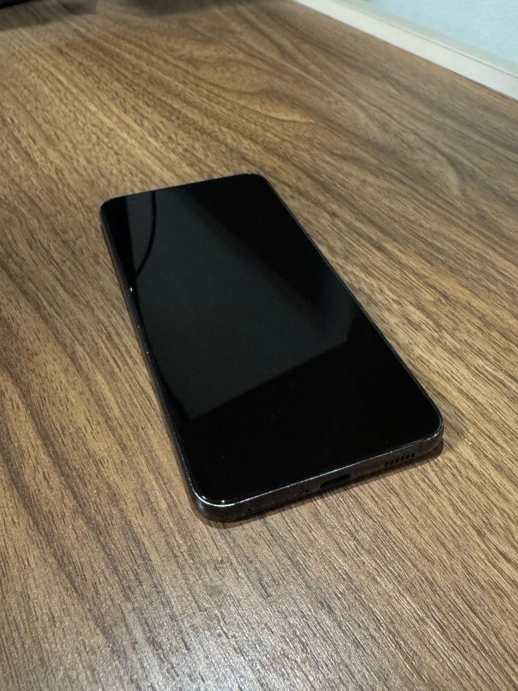 Samsung S22 256/8