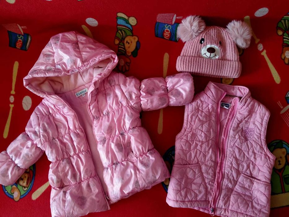 Зимняя куртка жилетка и шапка