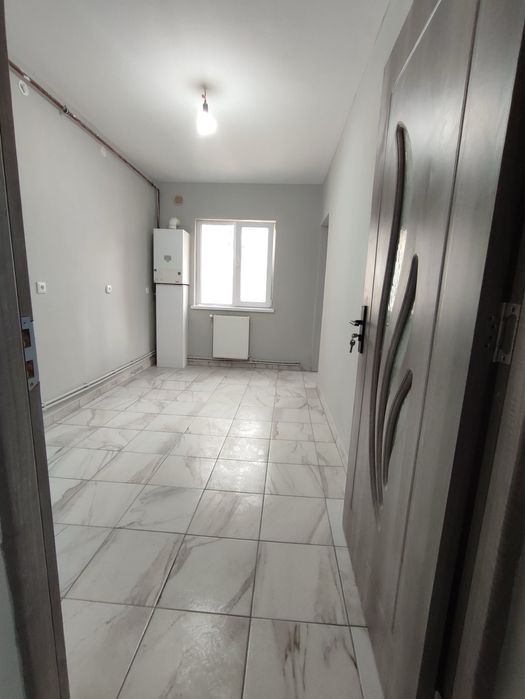 Vand apartament  2 camere