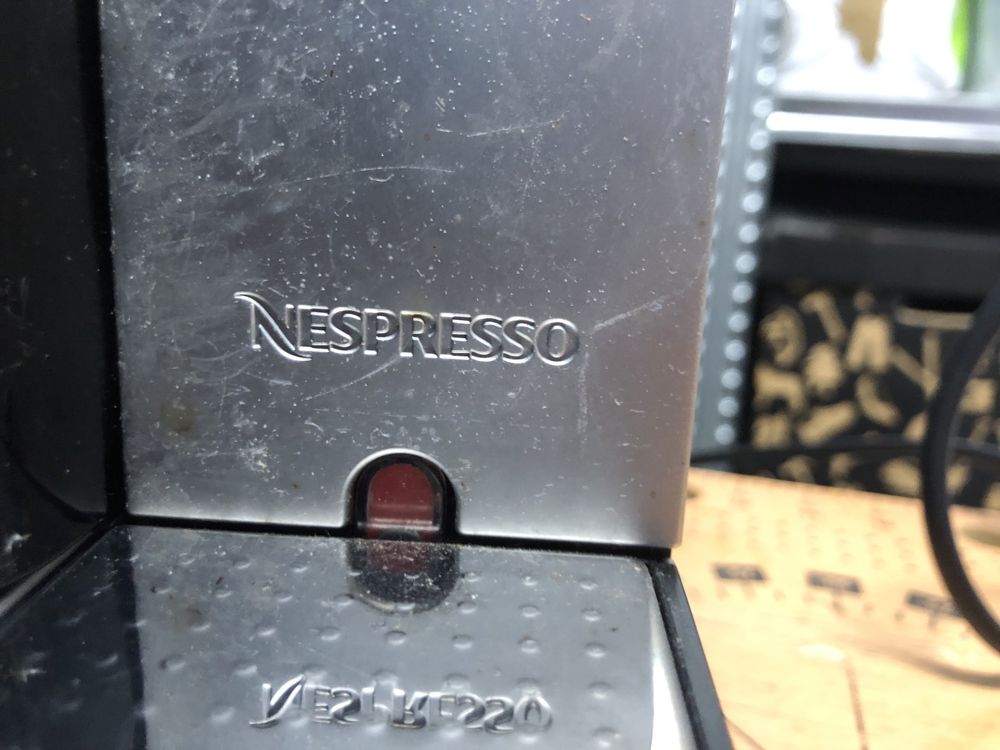 NESPRESSO  Кафе Машина  F421