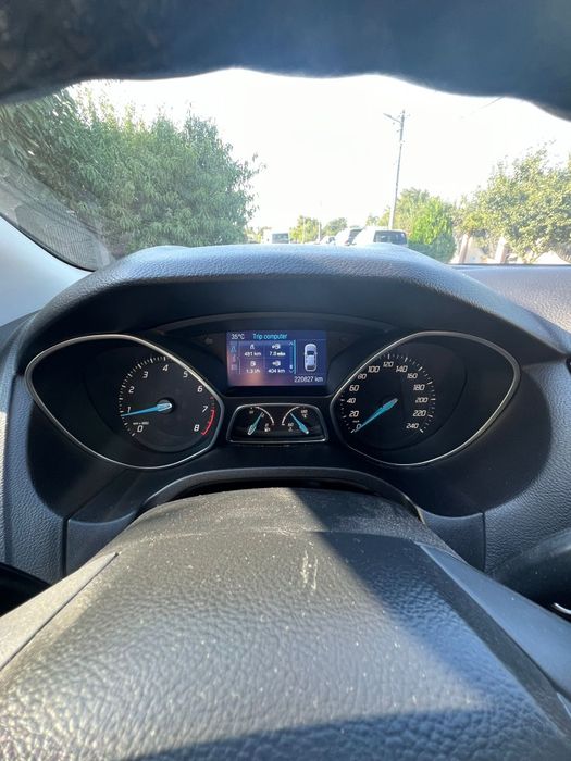Vând Ford Focus 1,6 benzina 150cp