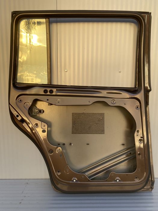 USA st spate vw Touran 2011-2015 cod de culoare LH8Z