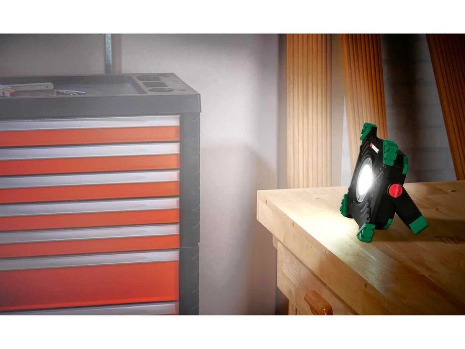 Lampa de lucru cu acumulator, proiector, reflector, NOUA, din Germania