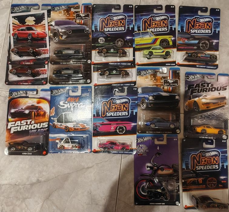 Колички hot wheels и matchbox