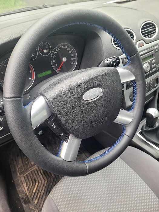 Vand/schimb Ford Focus 2 hatchback ofer diferenta
