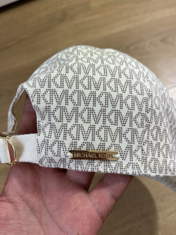 Michael Kors,Calvin Klein,Hugo Boss шапки