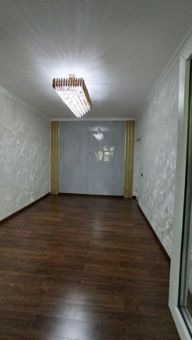 Продажа 3 хона 4 етаж 4 етажл 
Кора камиш 2/4
70 кв
Балкон 2*6
56 кв
Б