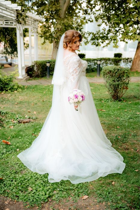 Vand rochie mireasa