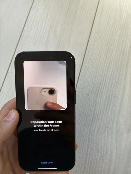 iPhone 16 pro 99%батерия