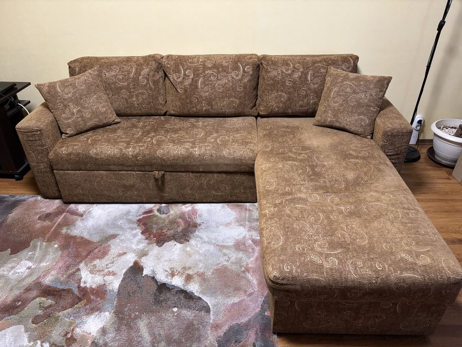 Ъглов диван подходящ за хол или всекидневна