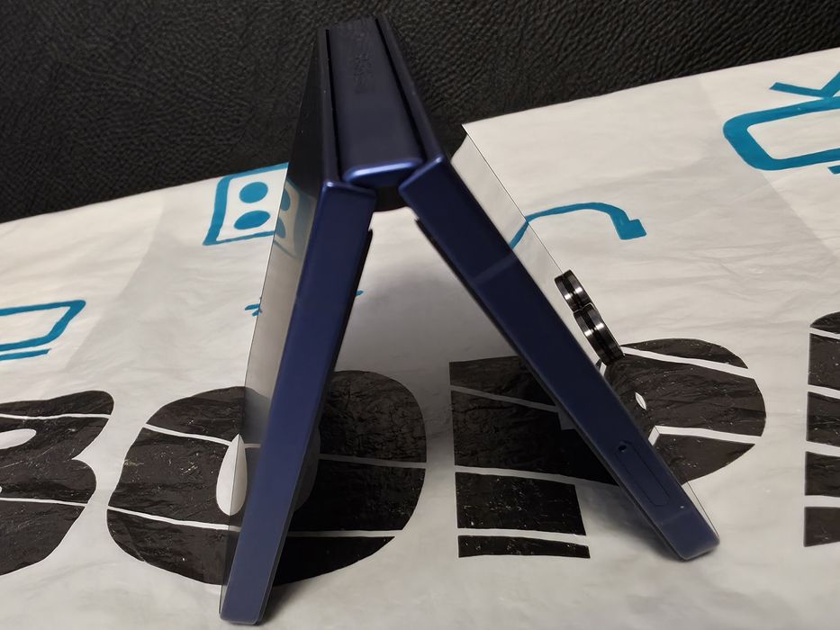 КАТО НОВ 256GB Samsung Z Flip 7 Зора Гаранция 2027г. Blue / Син