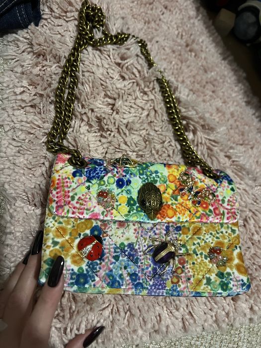 Geanta geiger purtata o aingura data si atat!