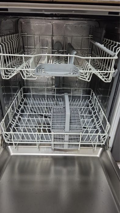 Продам посудомойочную машину