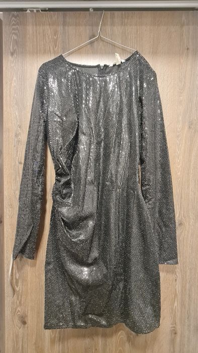 Vând rochie cu strasuri H&M noua