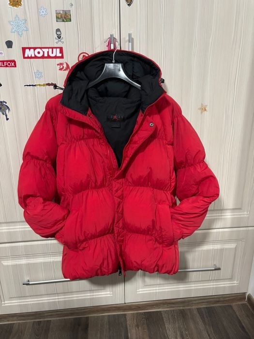 Geaca iarna jordan originala .Marime xl