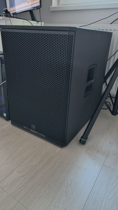 Închiriez sistem sonorizare 6400W RMS și consolă DJ pentru evenimente