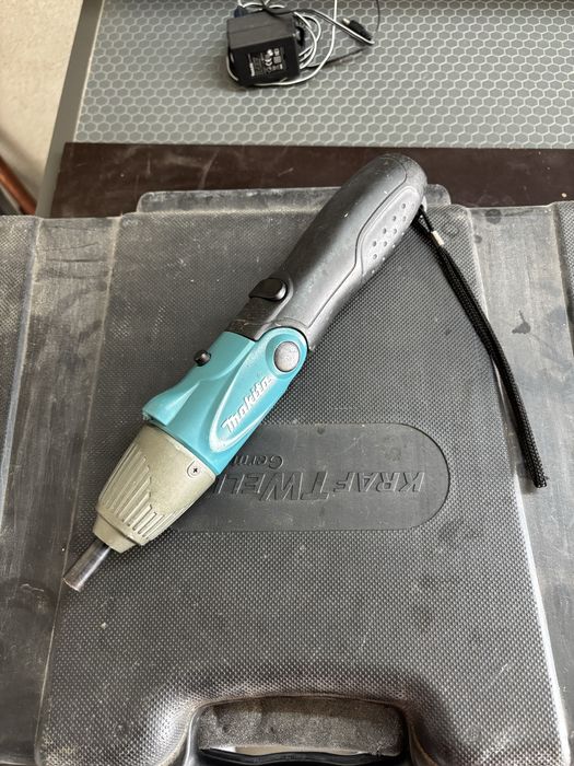 Винтоверт Makita