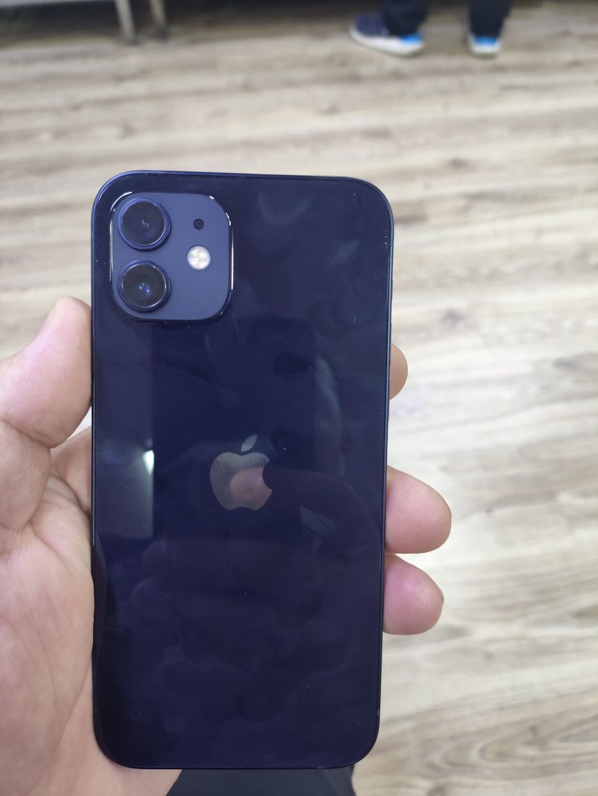 iPhone 12 256g. 5 G. Продам почти новый в идеальном состоянии