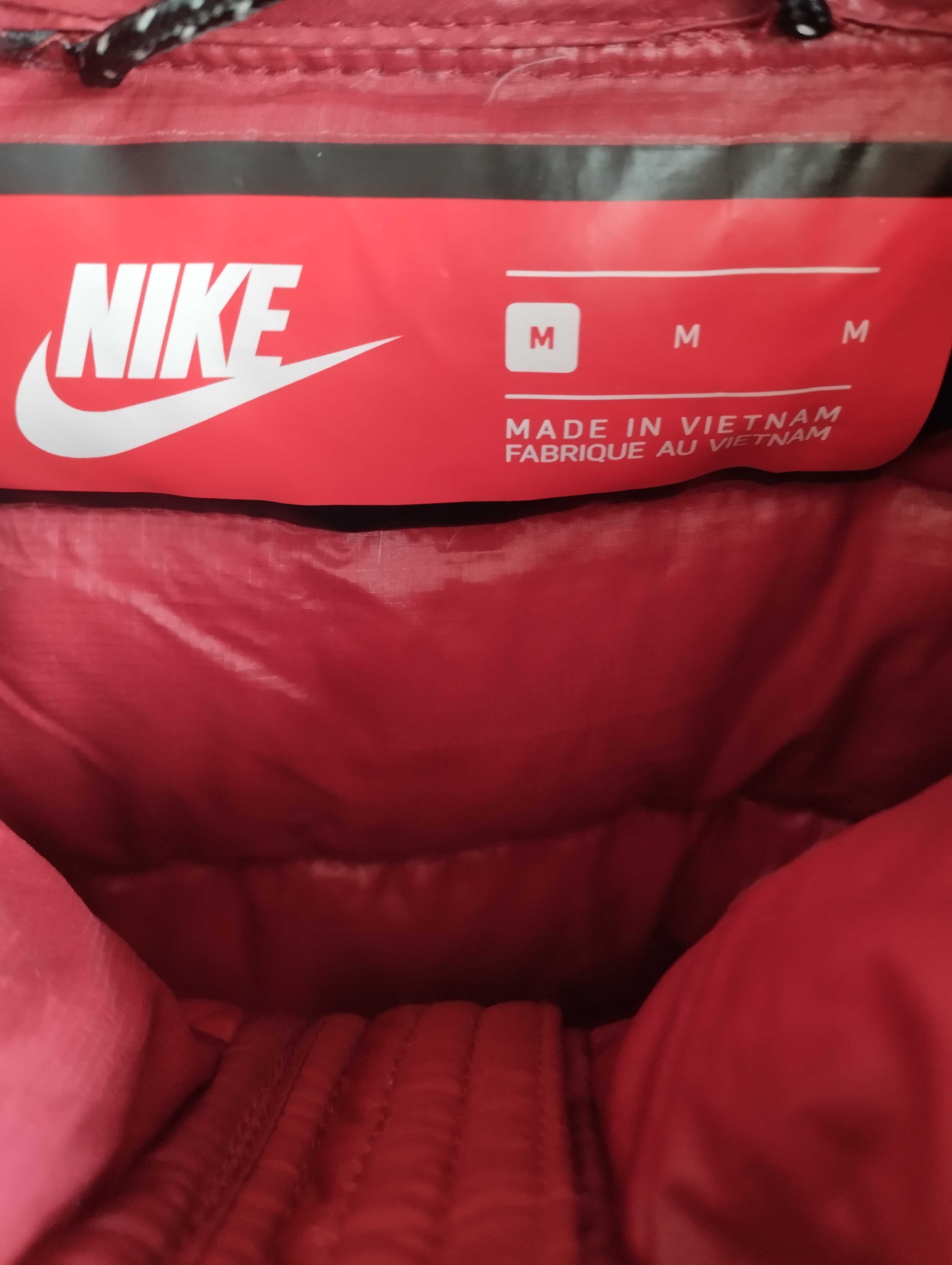 NIKE DOWNFILL JACKET мъжко яке с пълнеж патешки  пух. Размер M.