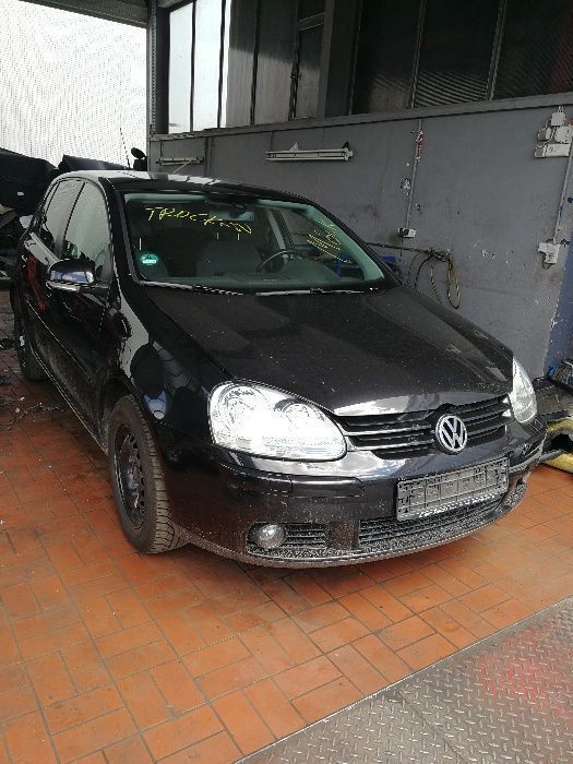 Dezmembrez VW Golf 5 BLS cutie motor plansa bord turbina injectoare