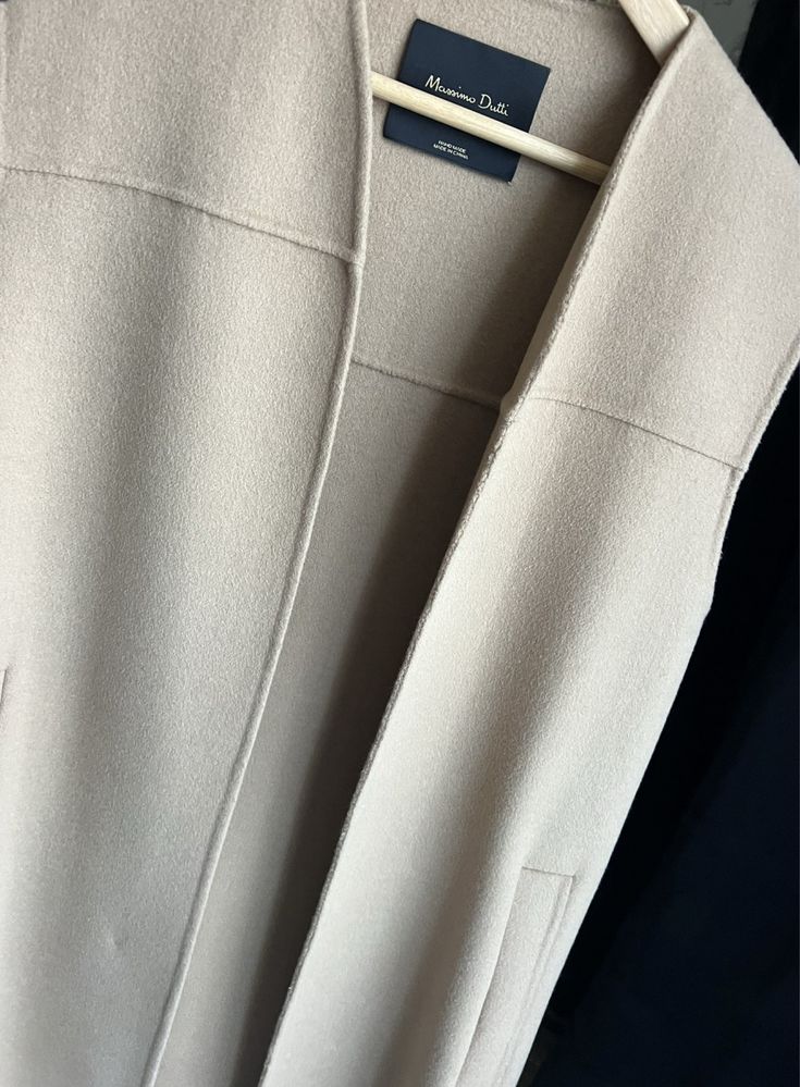 Дамски елеци Massimo Dutti и Zara