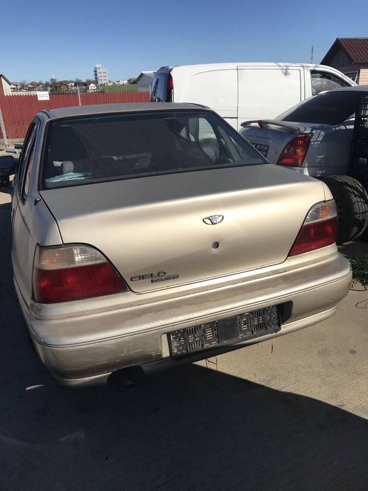 Daewoo Cielo an 1998 Dezmebrez