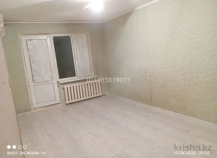 Продаю квартира 11мкр 21дом 2 вух комнат 5 этаж не угловой