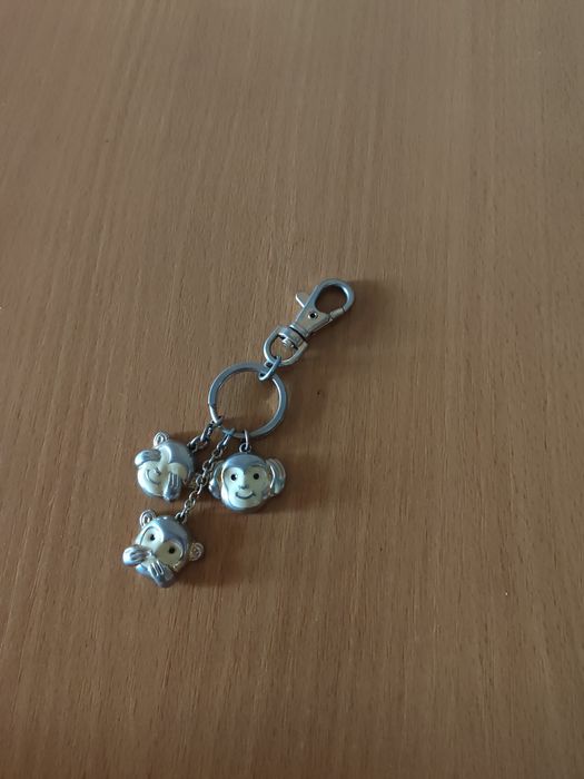 2 брелка за молочную шоколадку