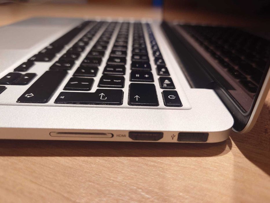 Apple MacBook Pro, Retina 13'', Intel i5, 8GB, 128GB, cumparat in 2017