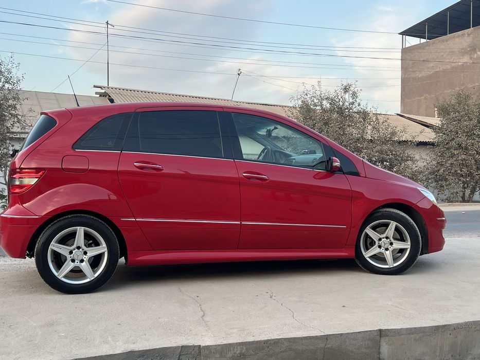 Mercedes Bens  B 200