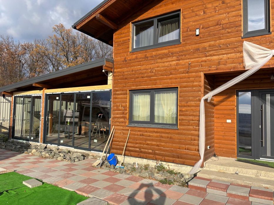 Inchidere terase cu Usi glisante din aluminiu cu geam termopan